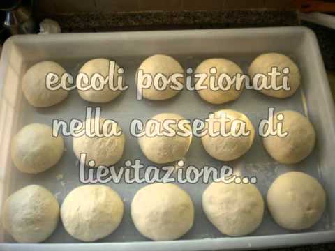 Come cuocere le pizze nel forno a legna