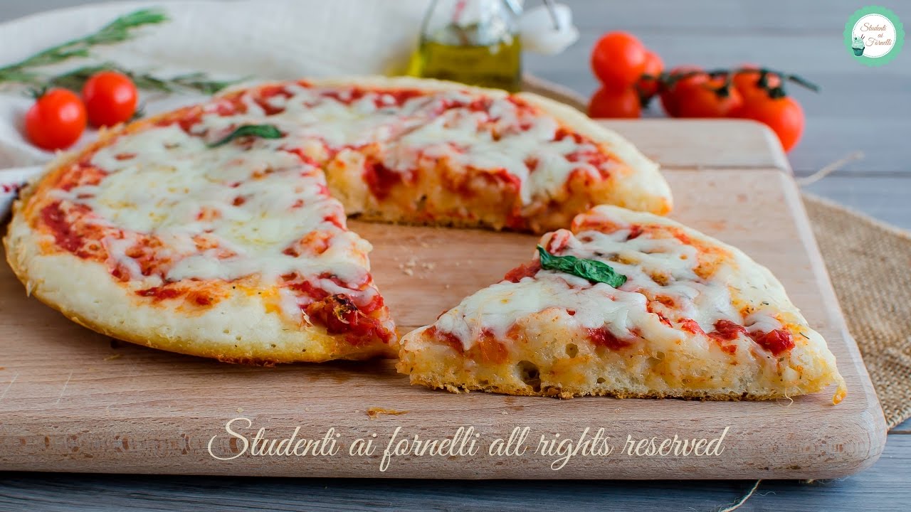 Pizza senza lievito giallo zafferano